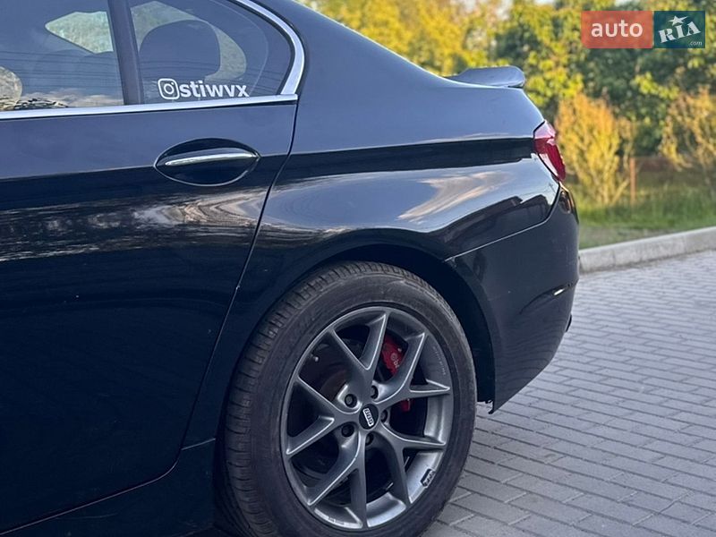 Седан BMW 5 Series 2012 в Мостиске