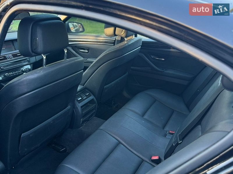 Седан BMW 5 Series 2012 в Мостиске