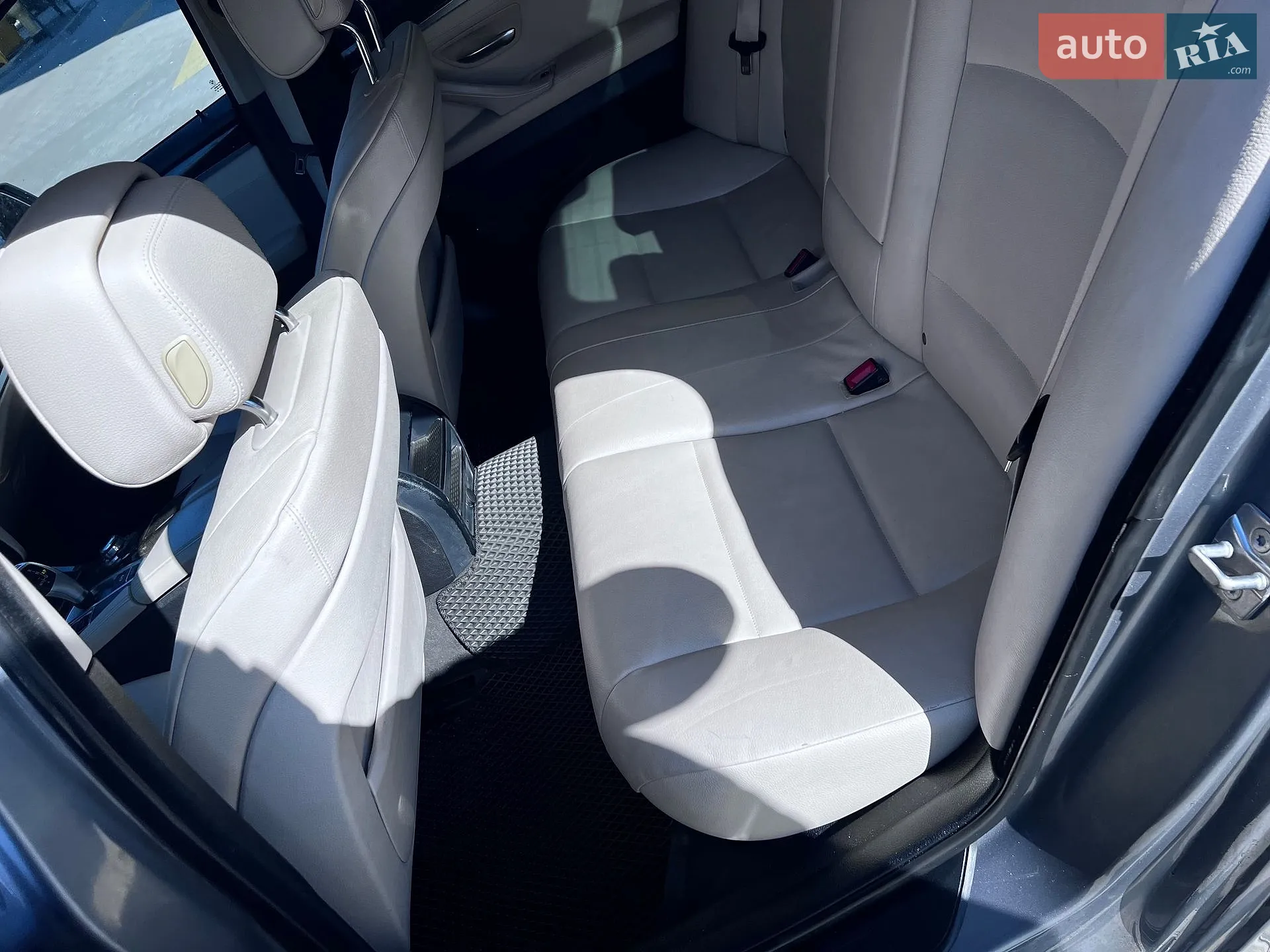 2012 BMW 5er - мініатюра 5