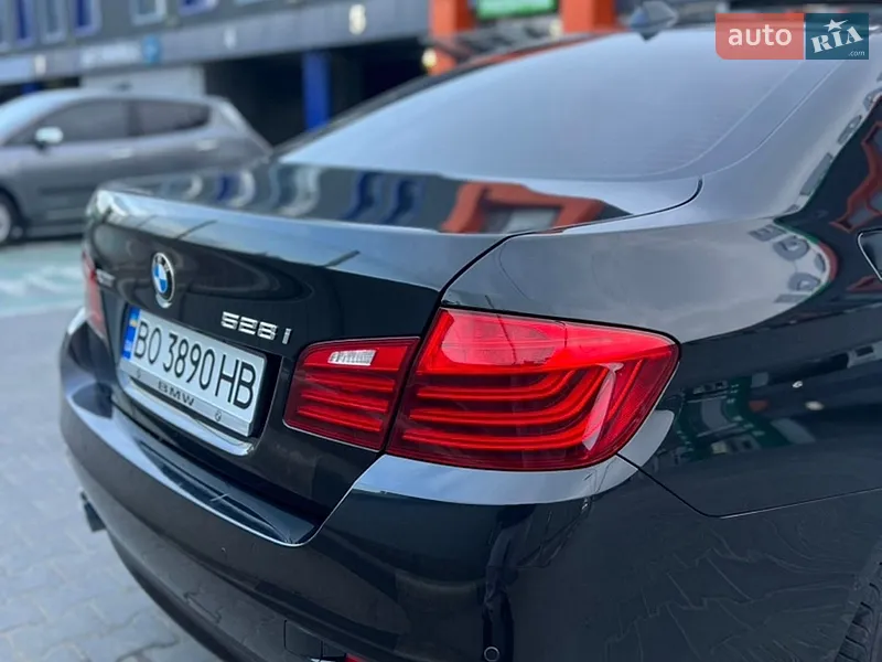 BMW 5 Series 2016 VIN WBA5A7C51GG642390 фото оголошення 12 з 103
