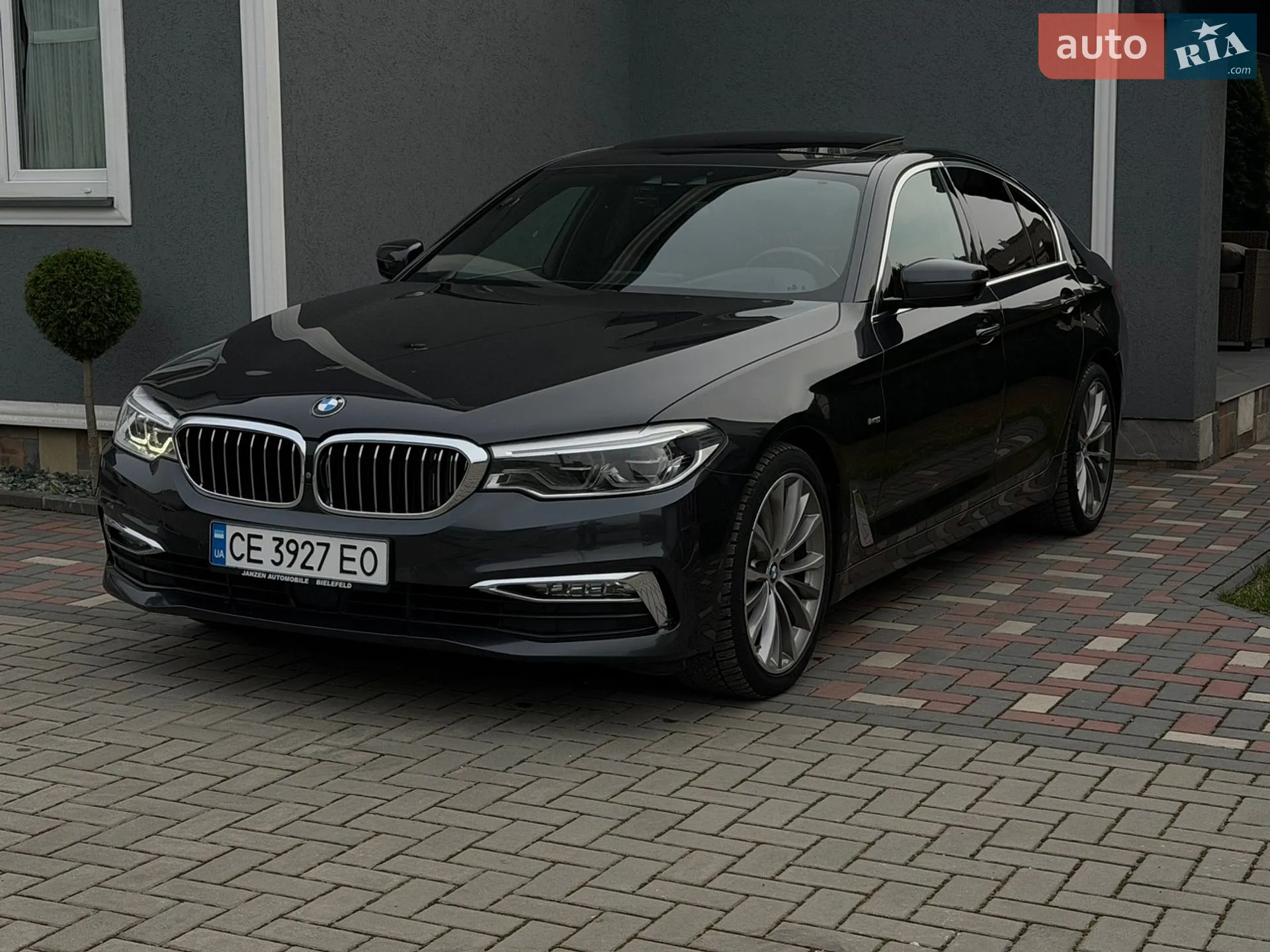2017 BMW 5er - мініатюра 2