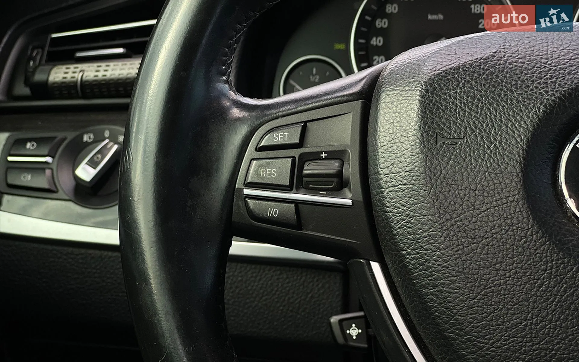 2010 BMW 5er - мініатюра 11