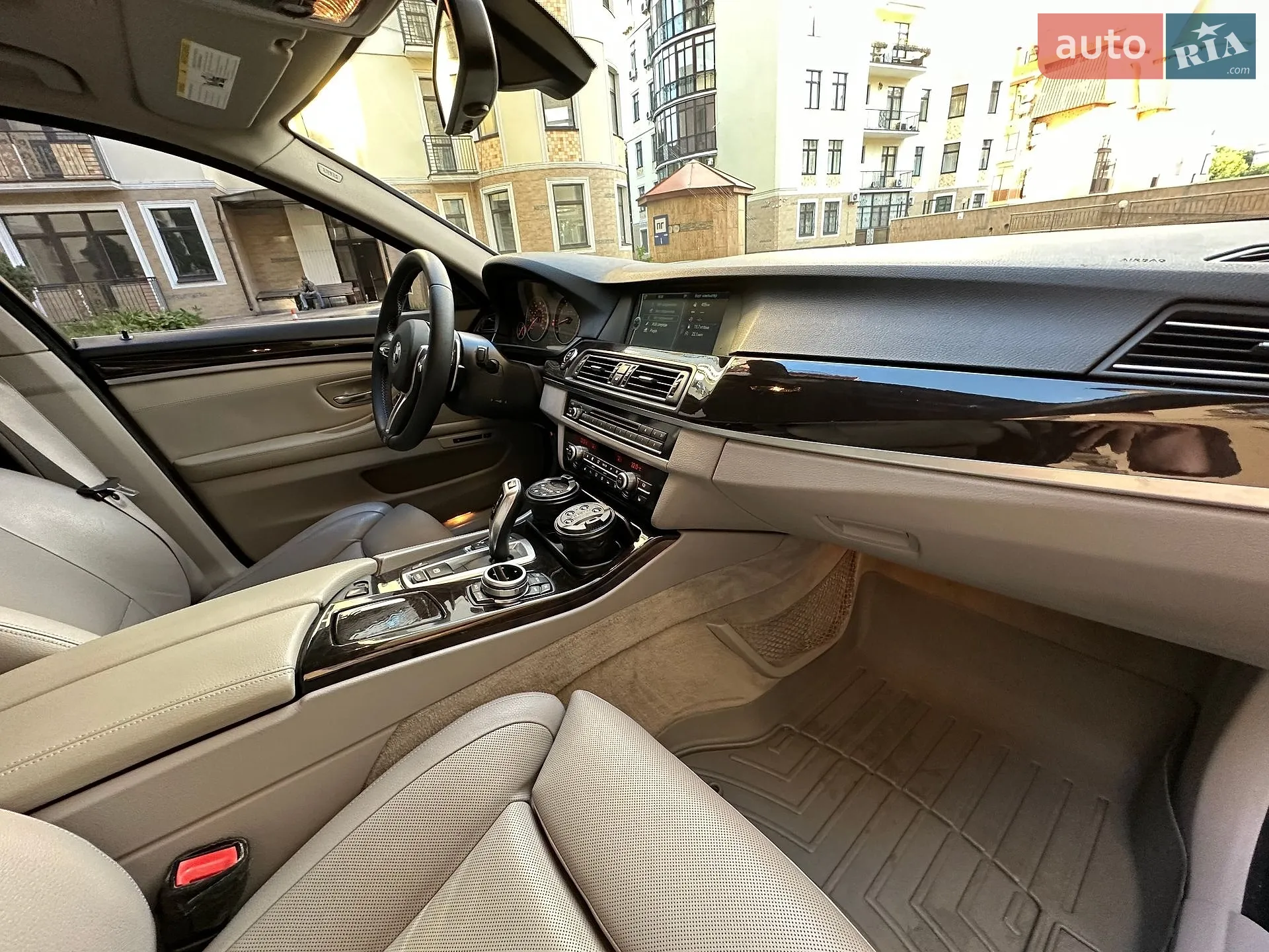 2012 BMW 5er - мініатюра 18
