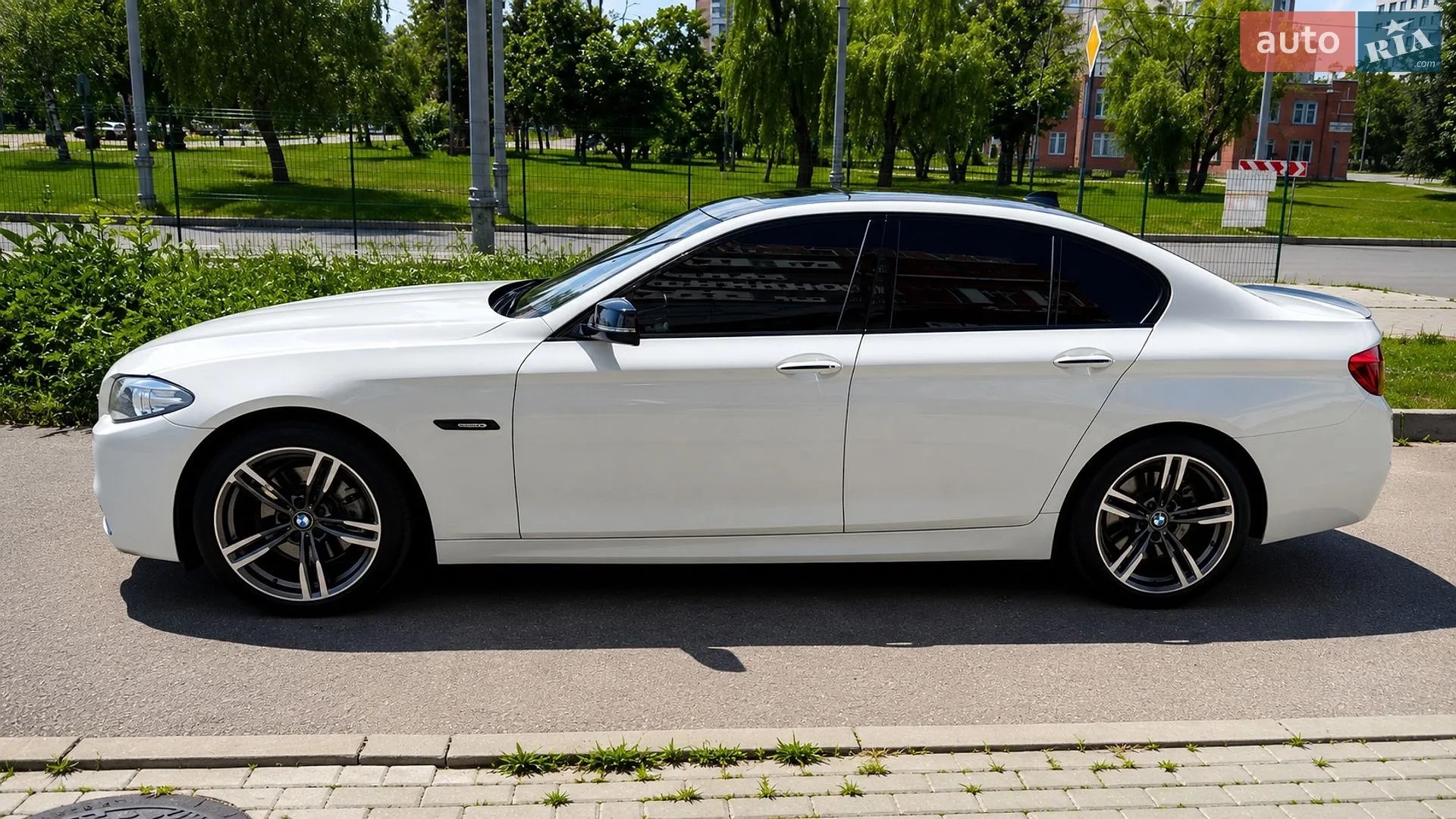 2016 BMW 5er - мініатюра 3