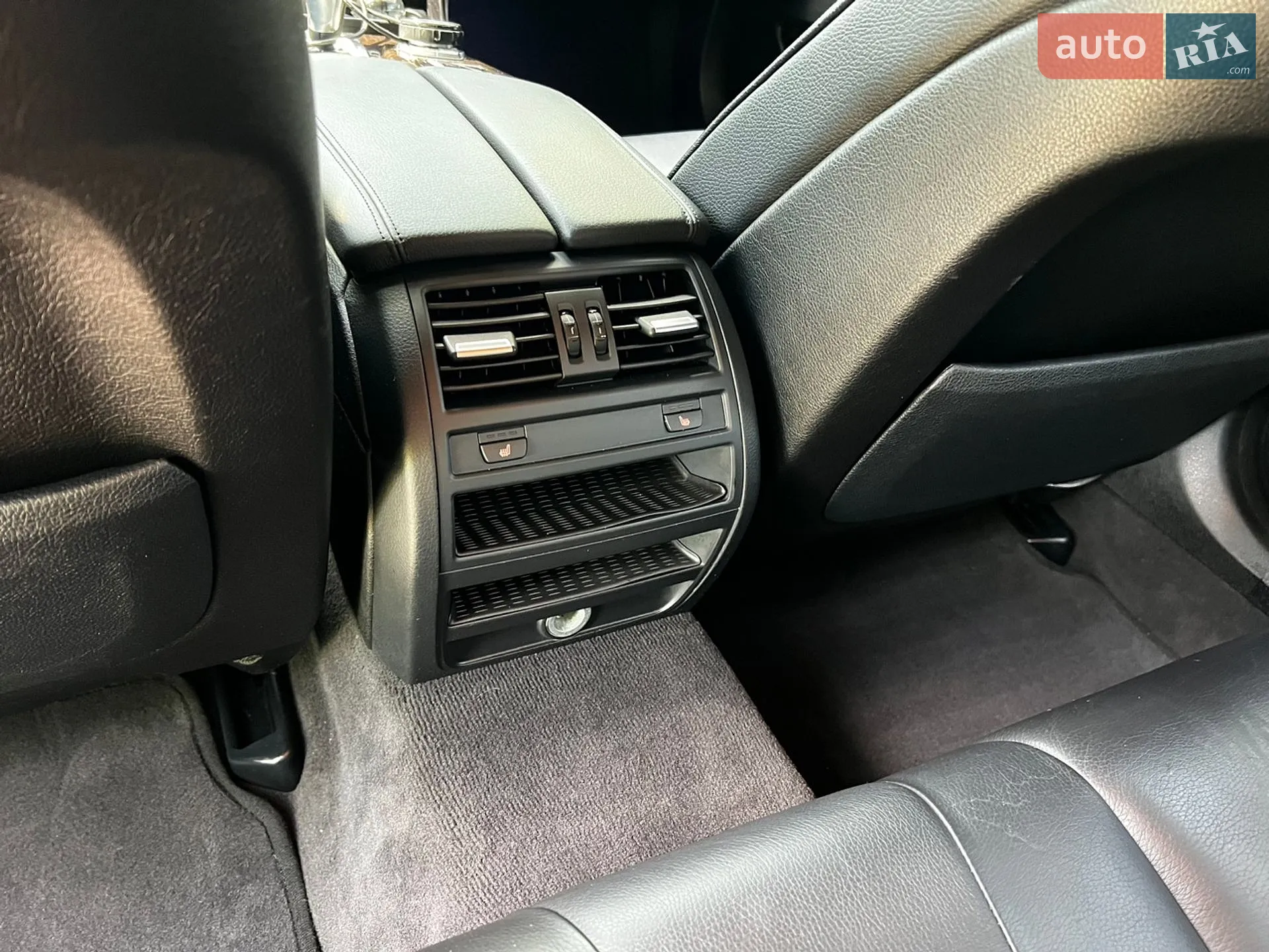 2012 BMW 5er - мініатюра 18