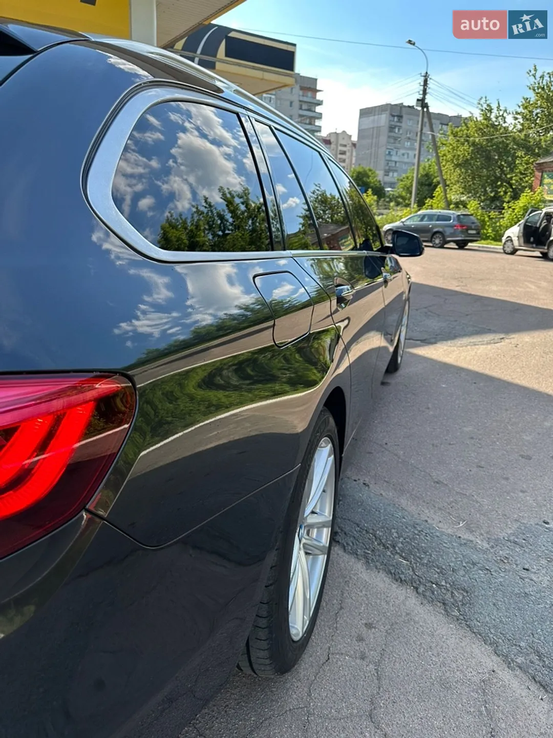 BMW 5 Series 2015 VIN WBA5K31030GN99853 фото оголошення 7 з 31