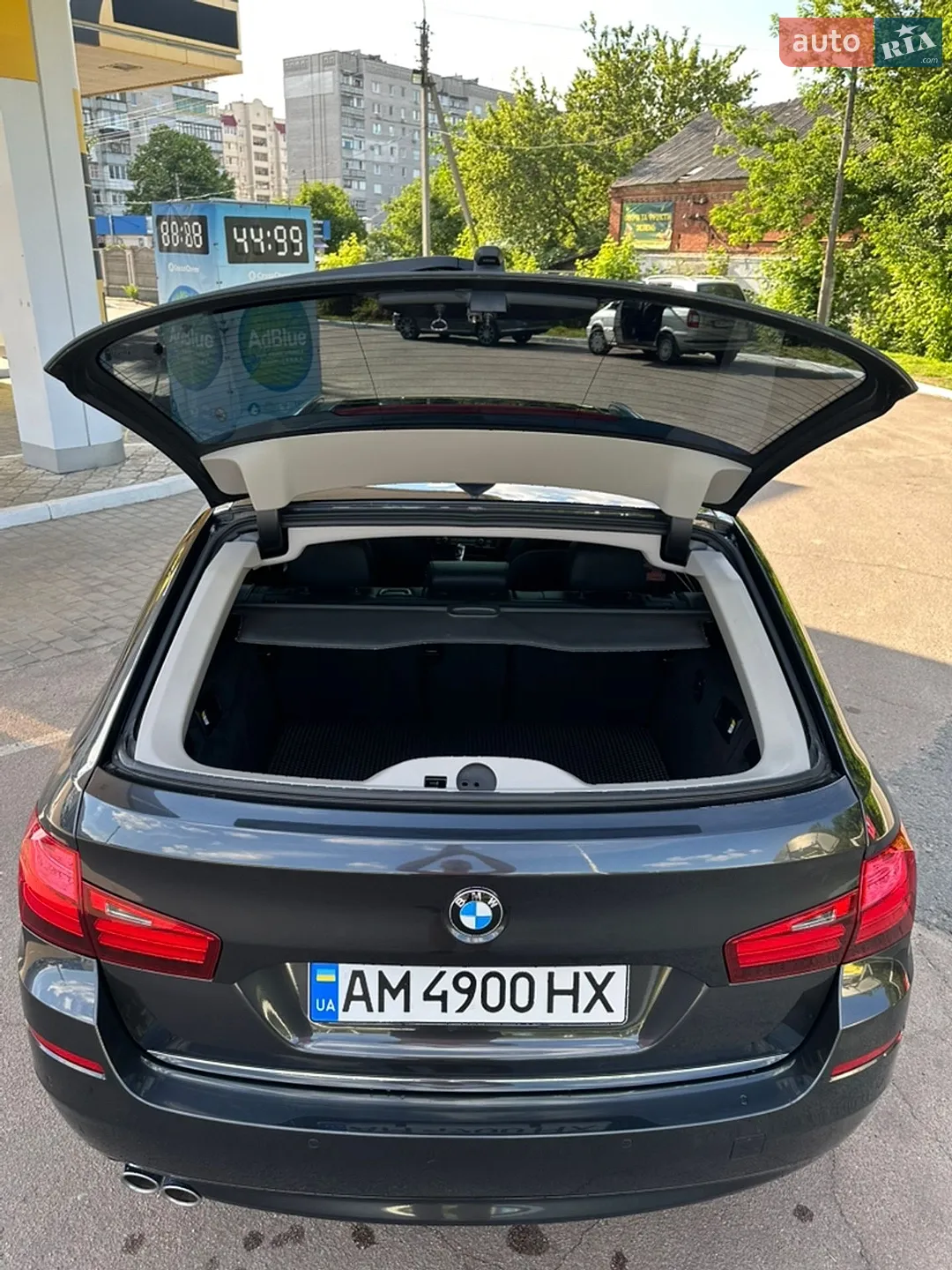 BMW 5 Series 2015 VIN WBA5K31030GN99853 фото оголошення 11 з 31