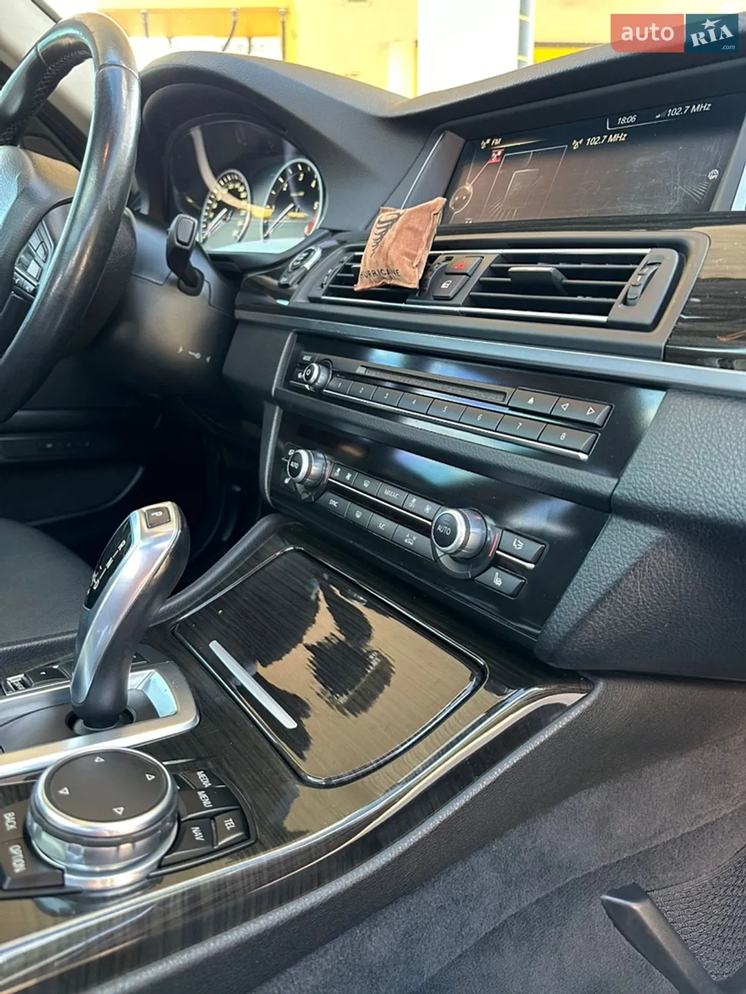 BMW 5 Series 2015 VIN WBA5K31030GN99853 фото оголошення 21 з 31