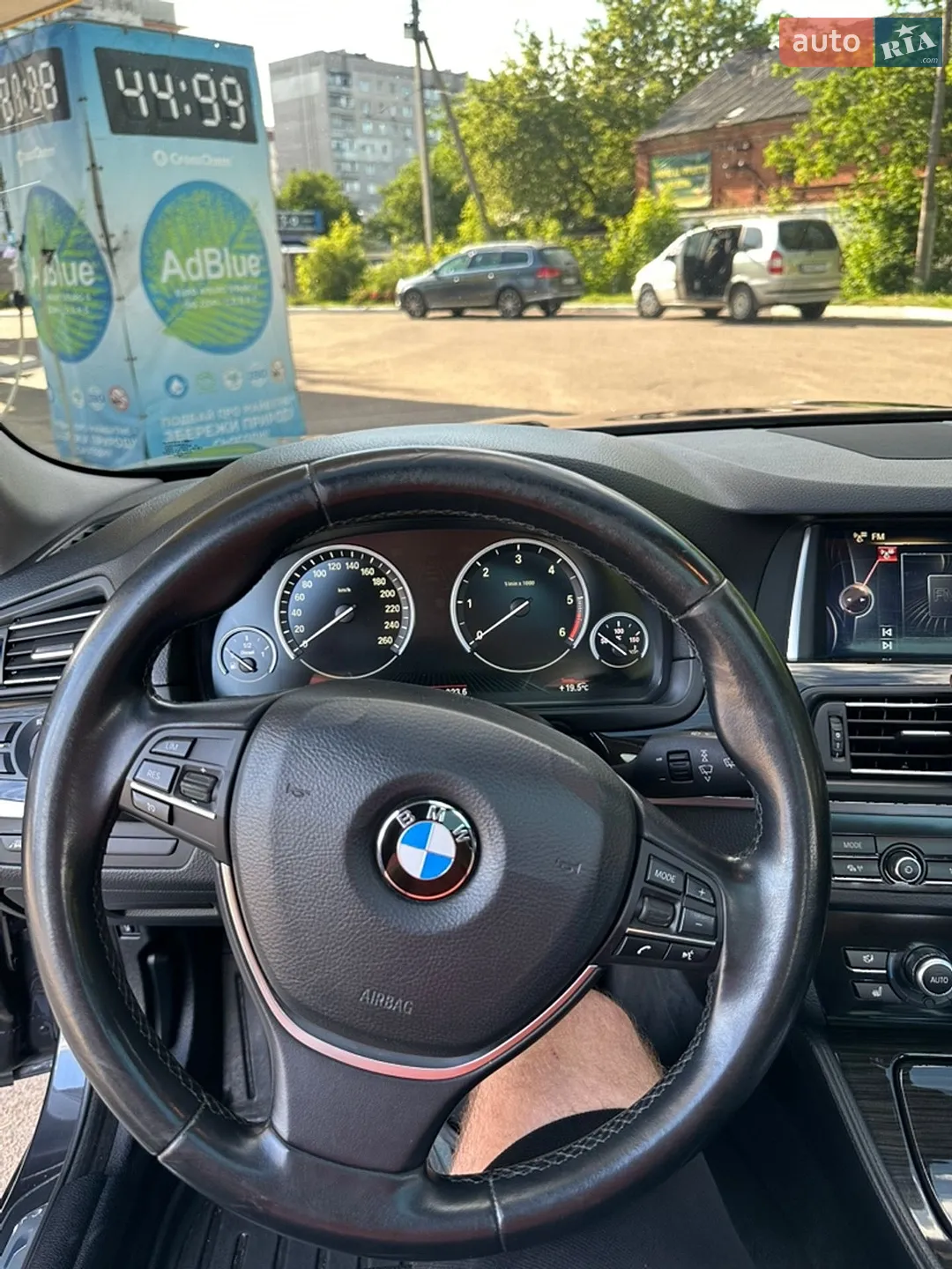 BMW 5 Series 2015 VIN WBA5K31030GN99853 фото оголошення 28 з 31