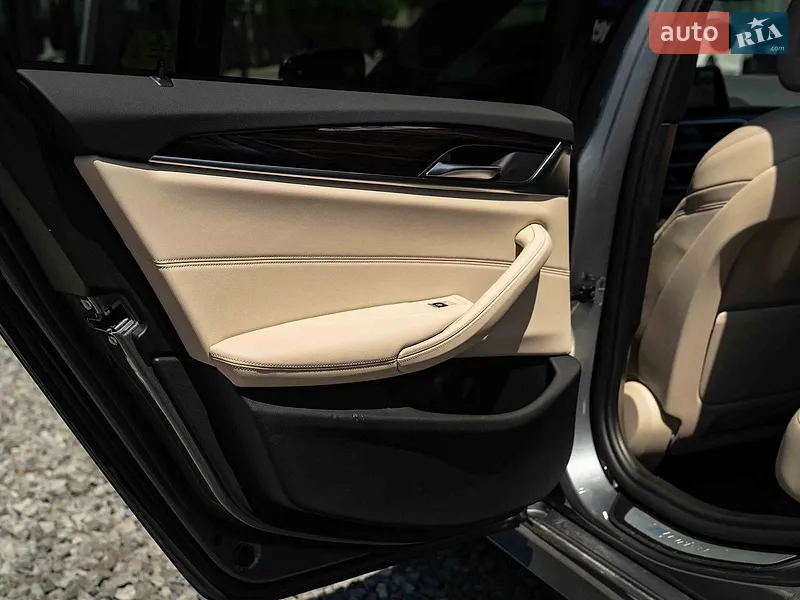 BMW 5 Series 2019 VIN WBAJA9C50KB392639 фото оголошення 41 з 81