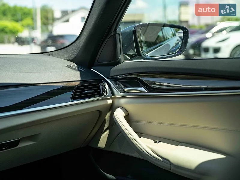 BMW 5 Series 2019 VIN WBAJA9C50KB392639 фото оголошення 34 з 81
