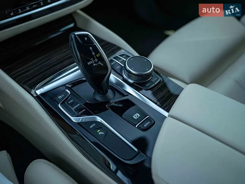 BMW 5 Series 2019 VIN WBAJA9C50KB392639 фото оголошення 33 з 81