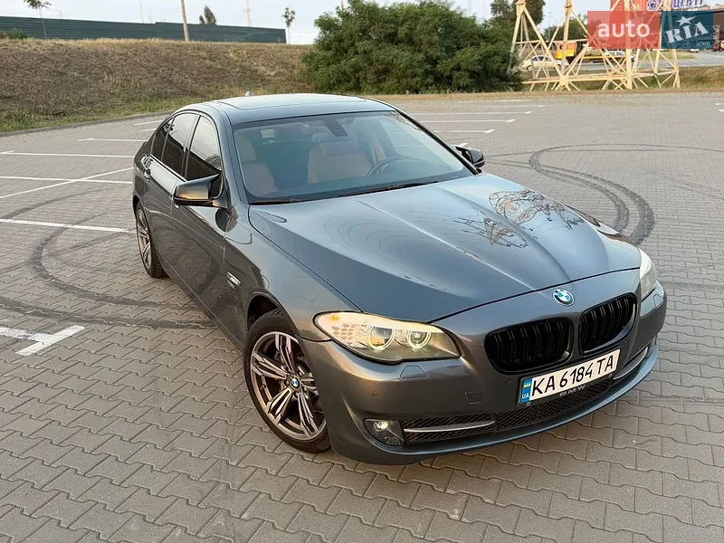 BMW 5 Series 2011 VIN WBAFU7C5XBC877351 фото оголошення 4 з 80