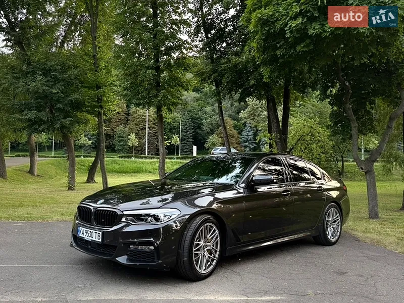 BMW 5 Series 2019 VIN WBAJE7C55KWW25433 фото оголошення 2 з 68