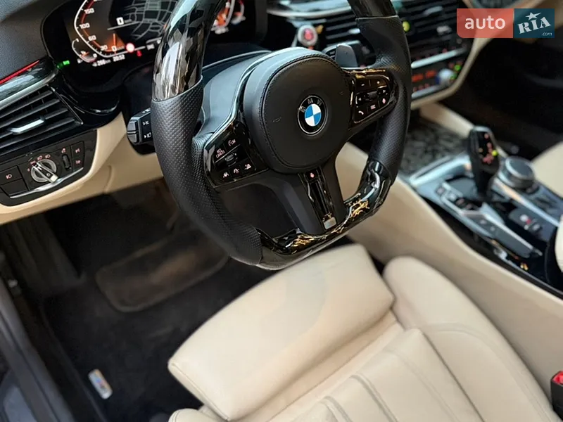 BMW 5 Series 2019 VIN WBAJE7C55KWW25433 фото оголошення 14 з 68