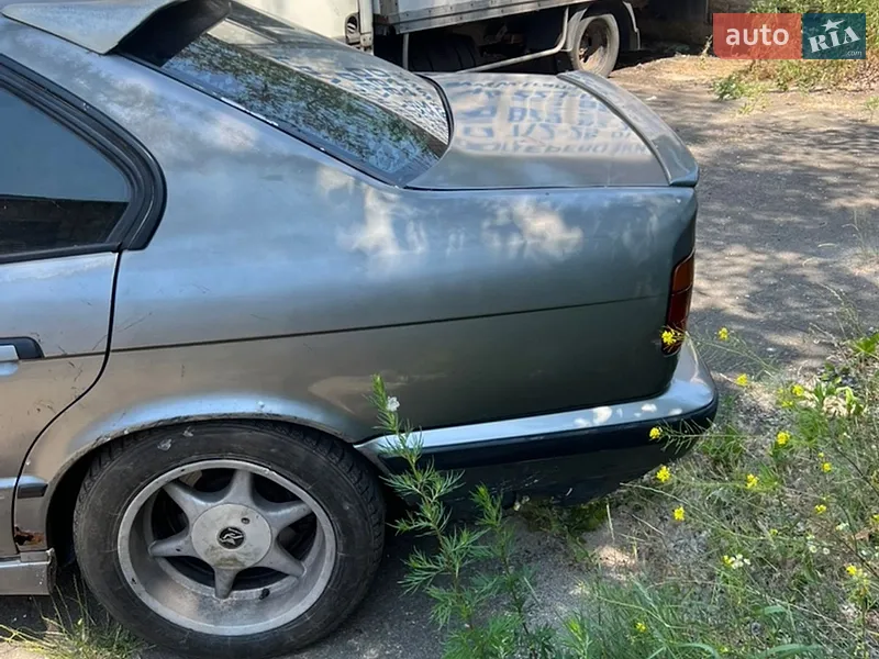 BMW 5 Series 1994 VIN WBAHE11010GE15778 фото оголошення 9 з 51