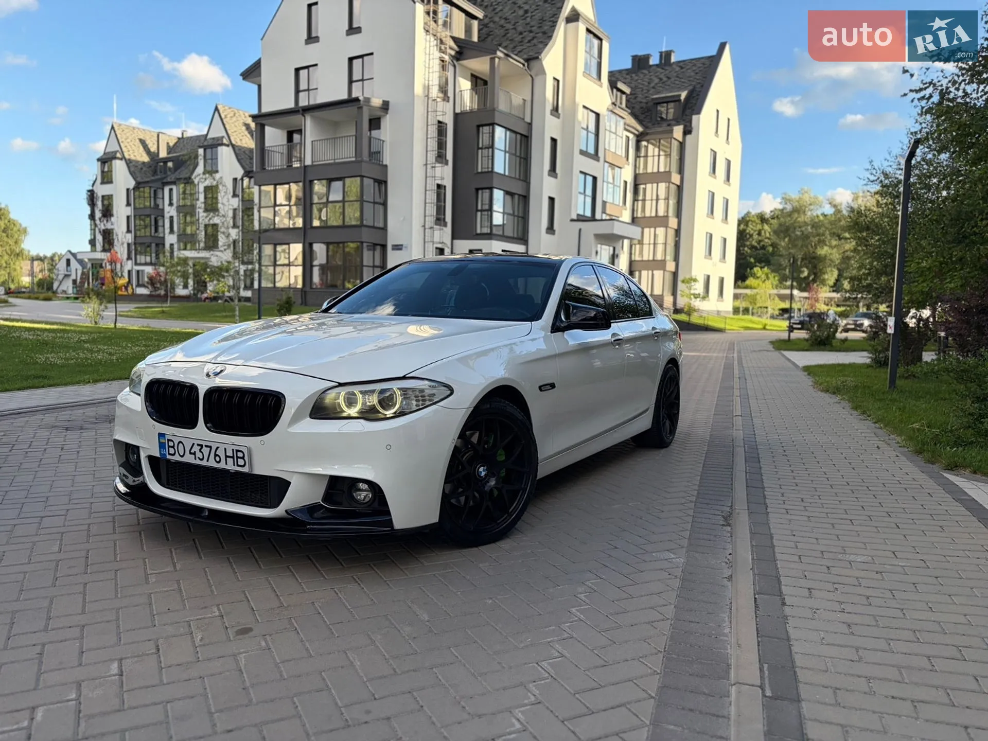 2011 BMW 5er - мініатюра 2