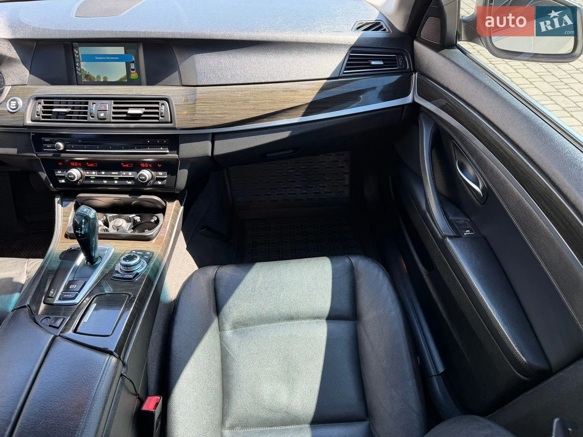 2010 BMW 5er - мініатюра 18