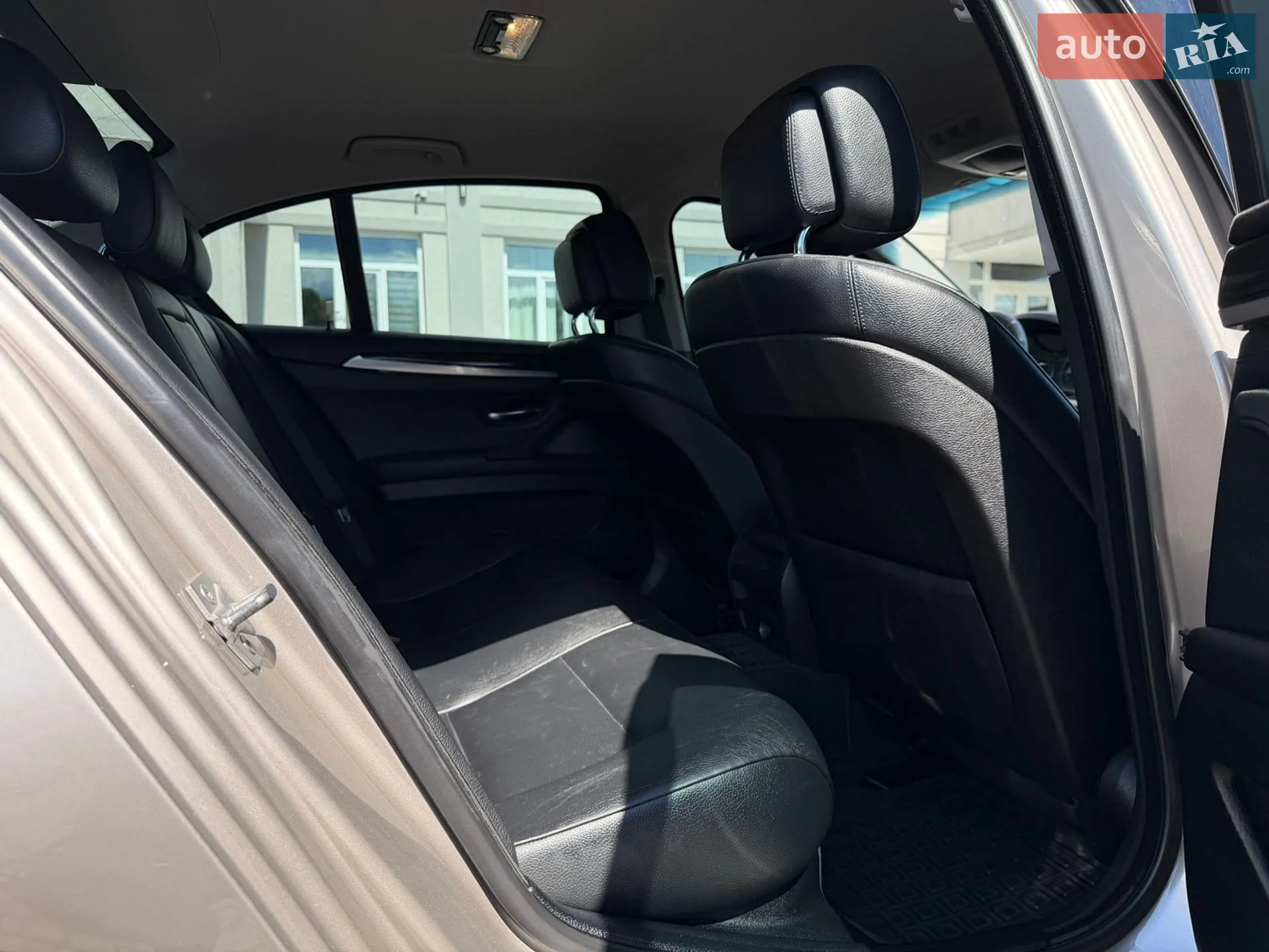 2010 BMW 5er - мініатюра 24