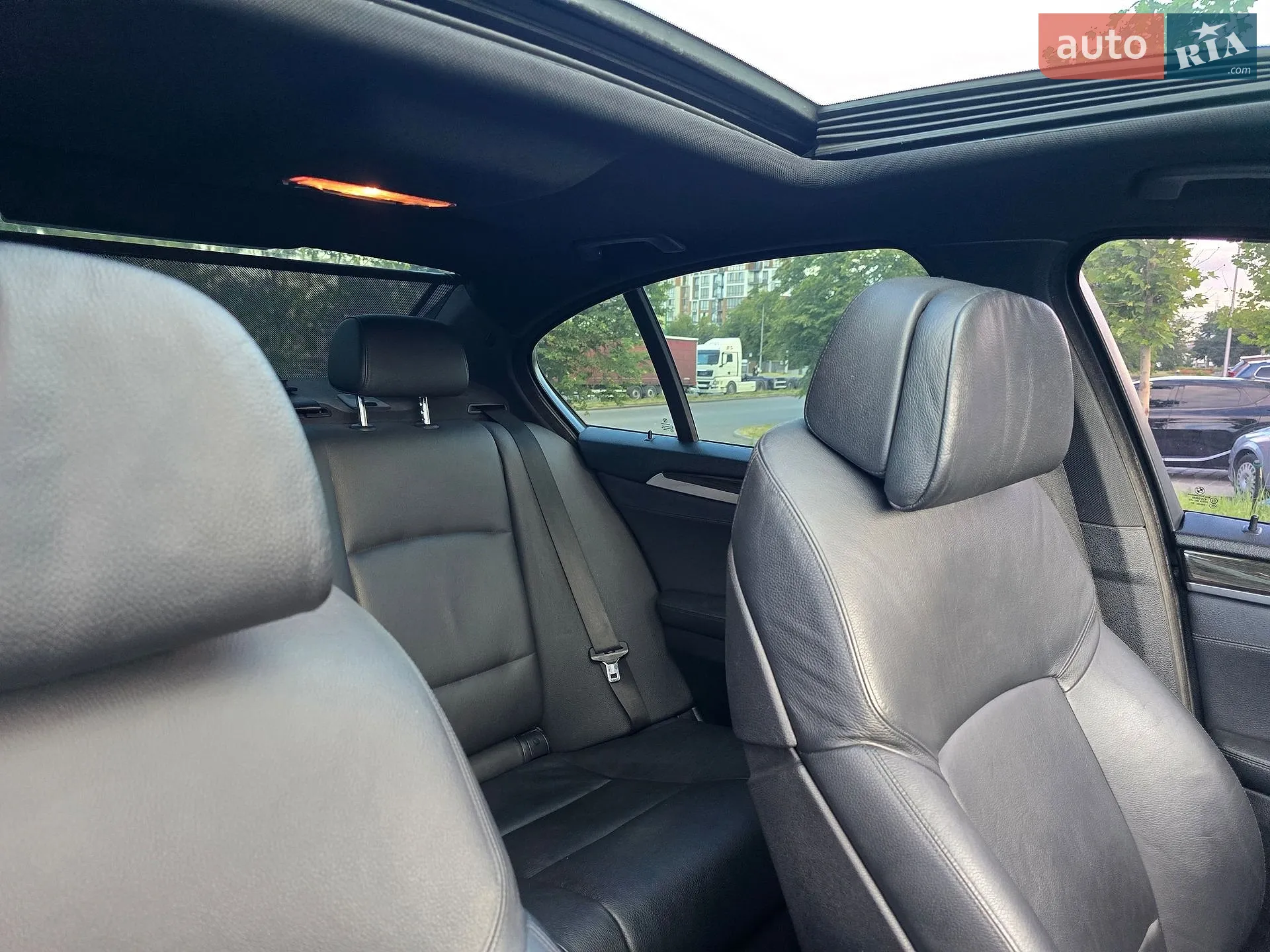 2010 BMW 5er - мініатюра 31