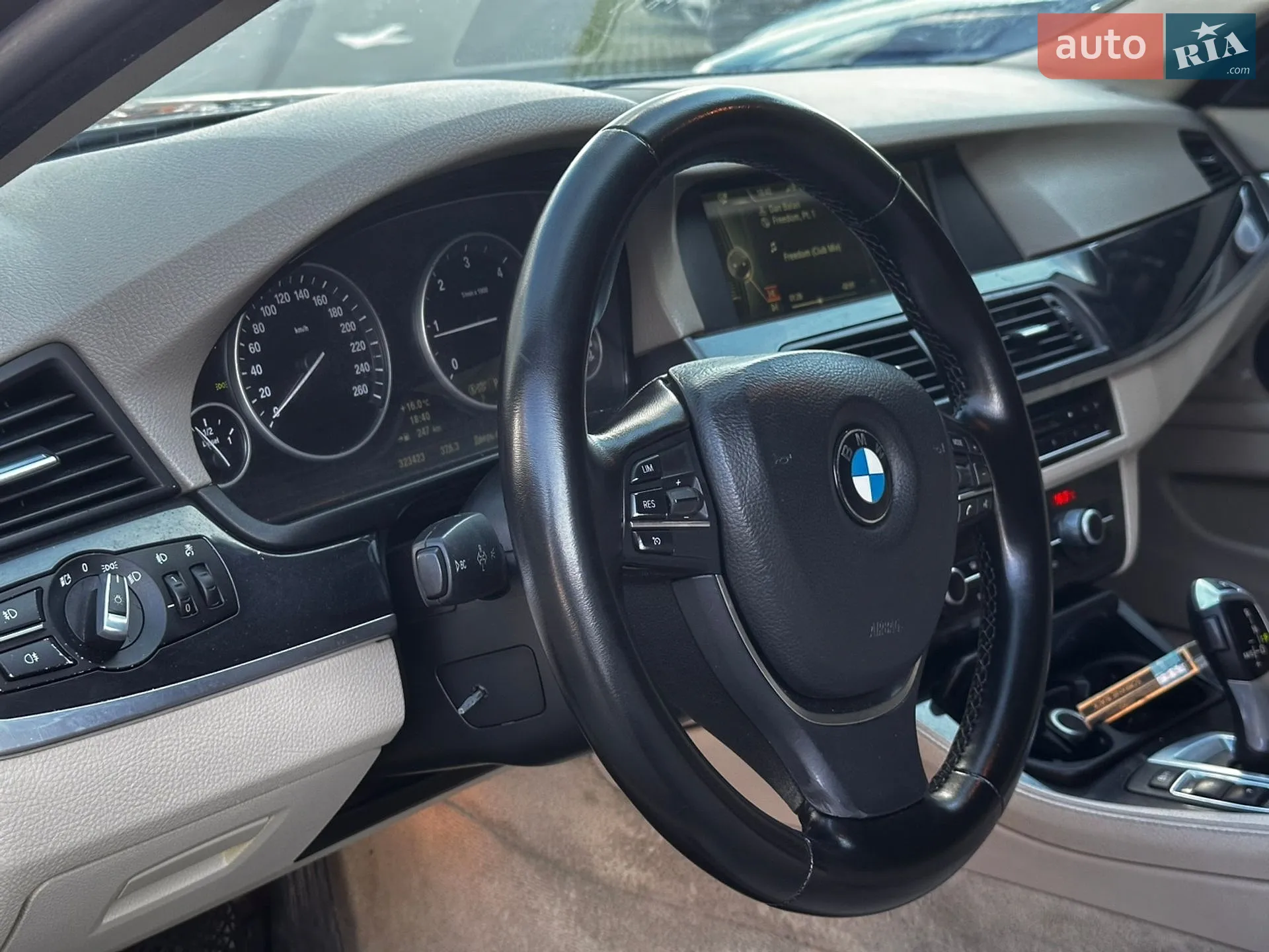 2012 BMW 5er - мініатюра 16