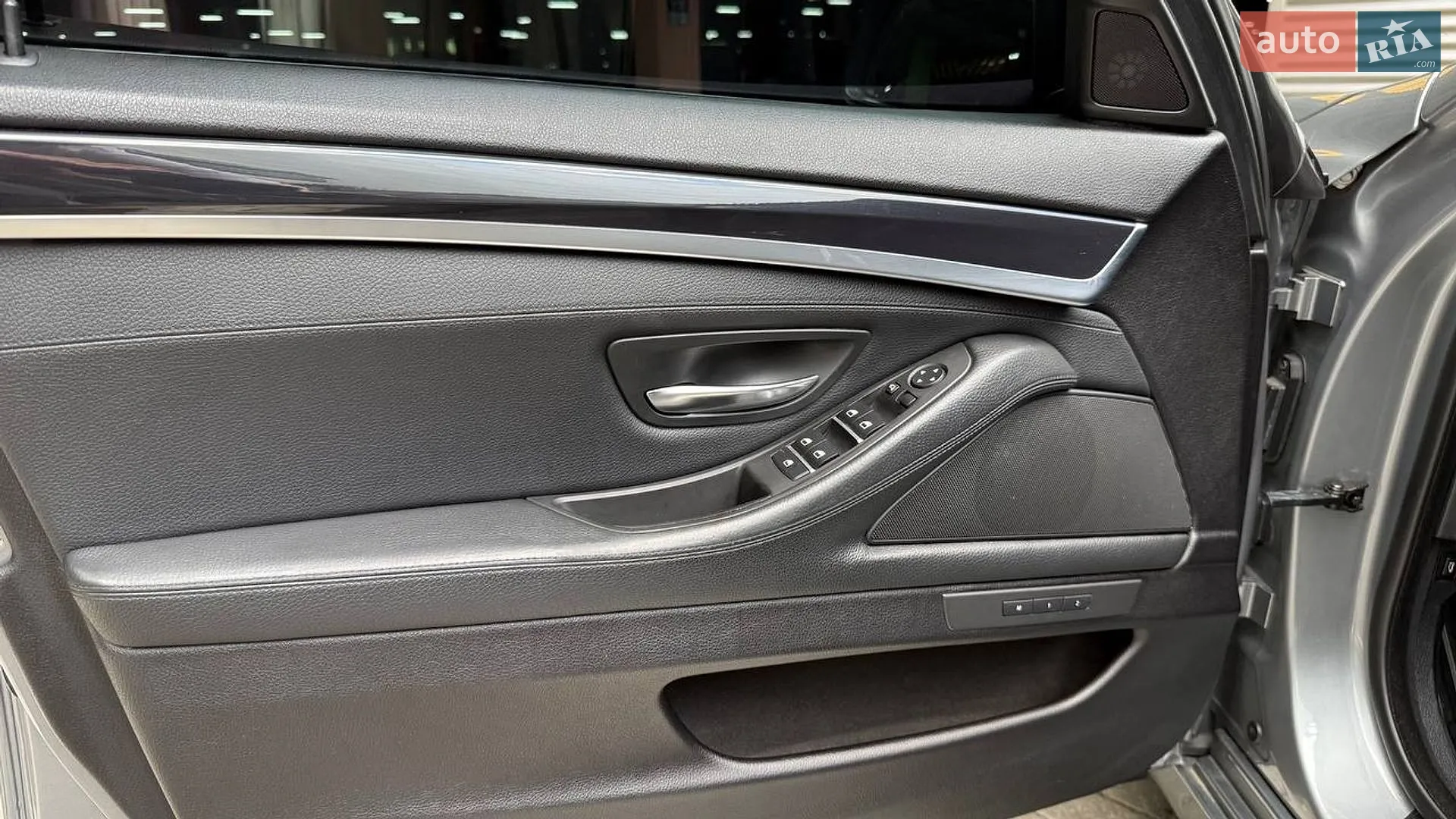 2010 BMW 5er - мініатюра 19