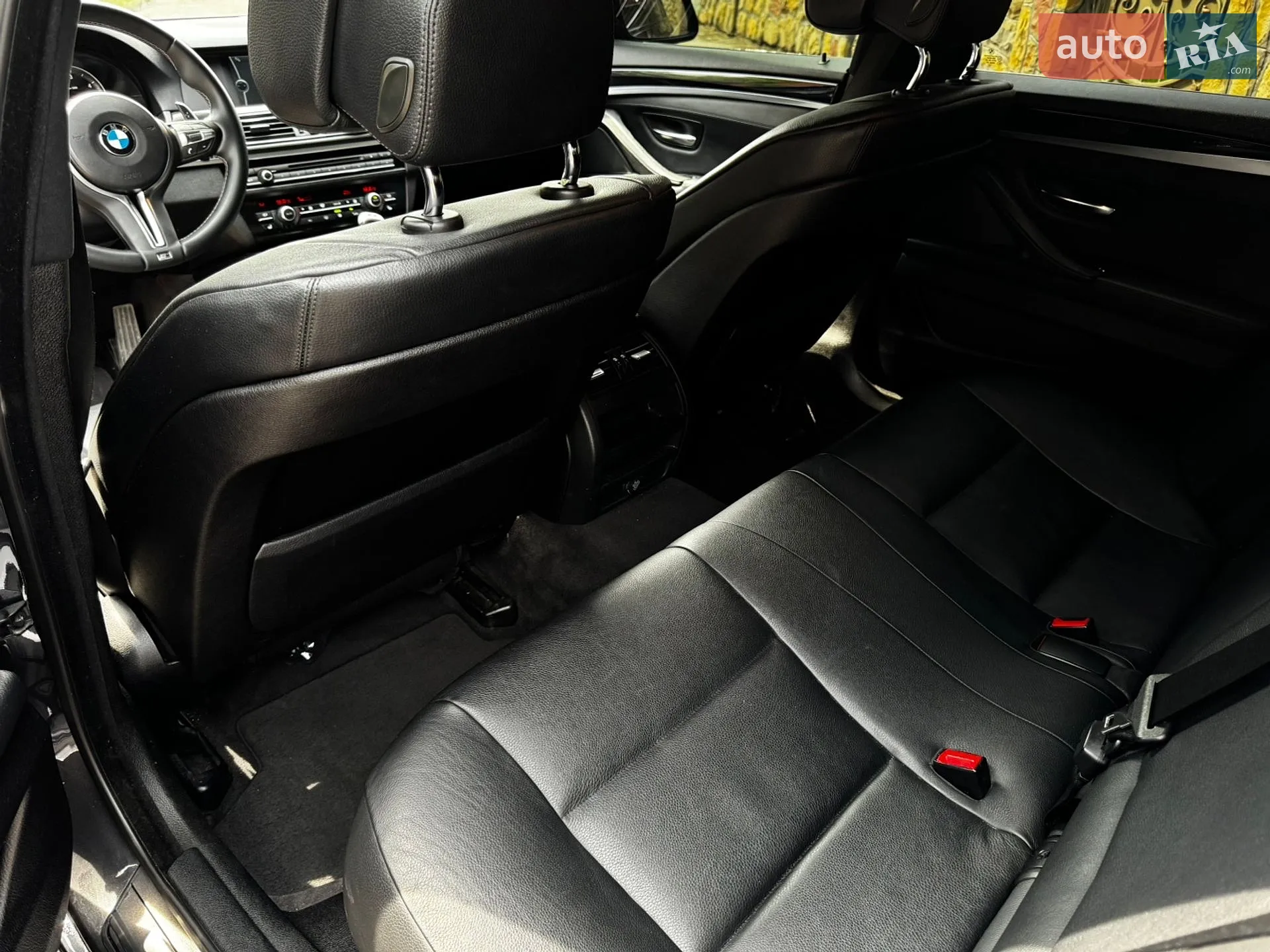 2010 BMW 5er - мініатюра 11