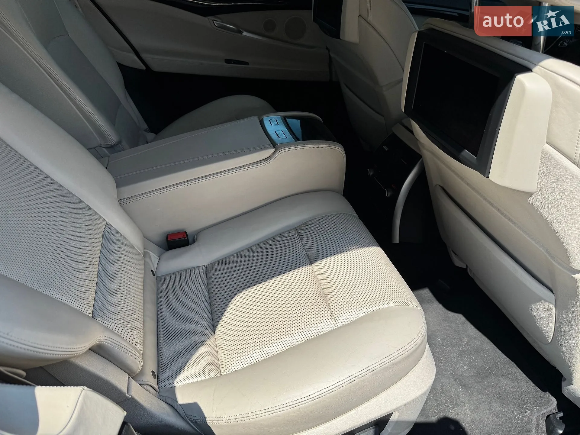 2011 BMW 5er - мініатюра 18