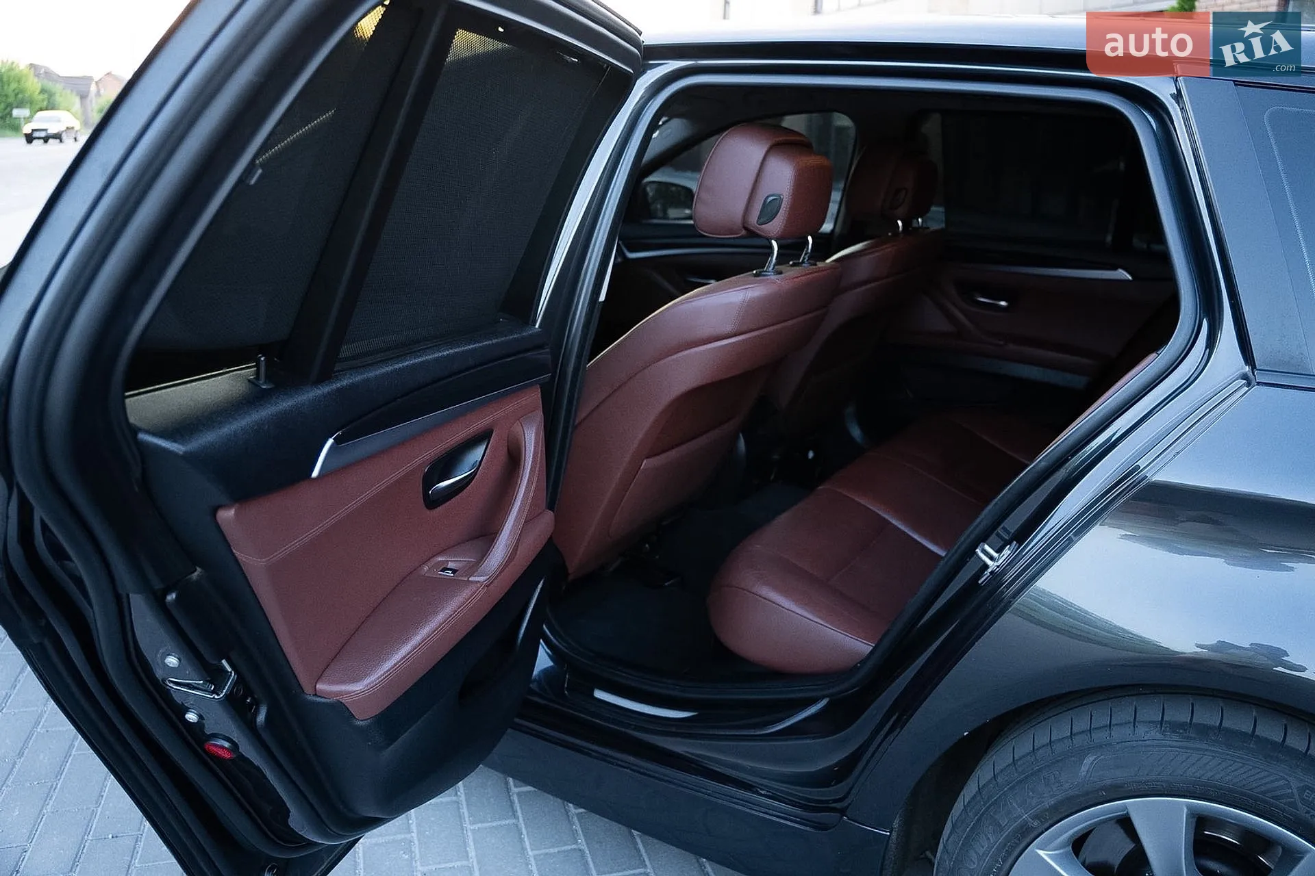 2010 BMW 5er - мініатюра 21