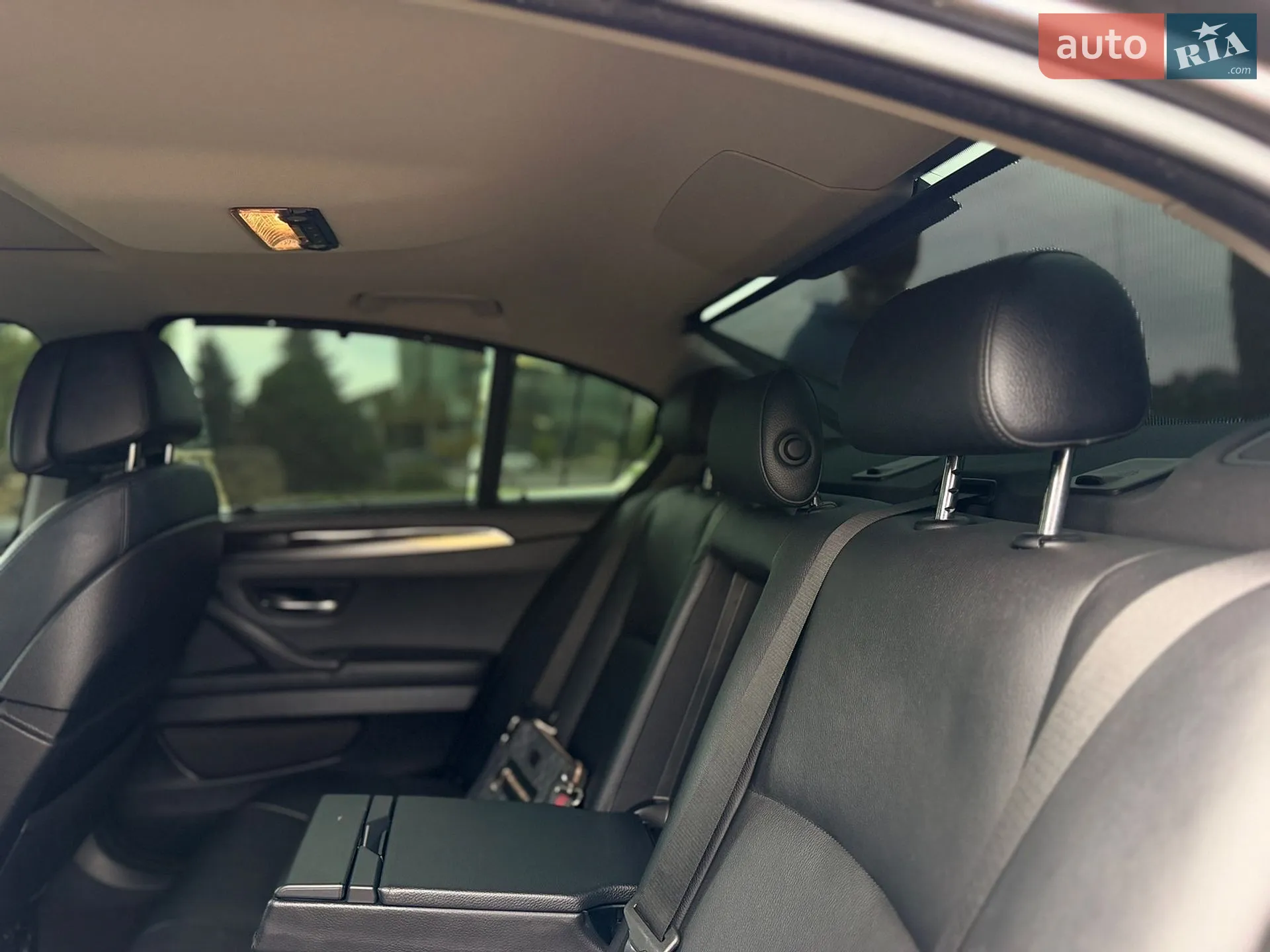 2010 BMW 5er - мініатюра 35