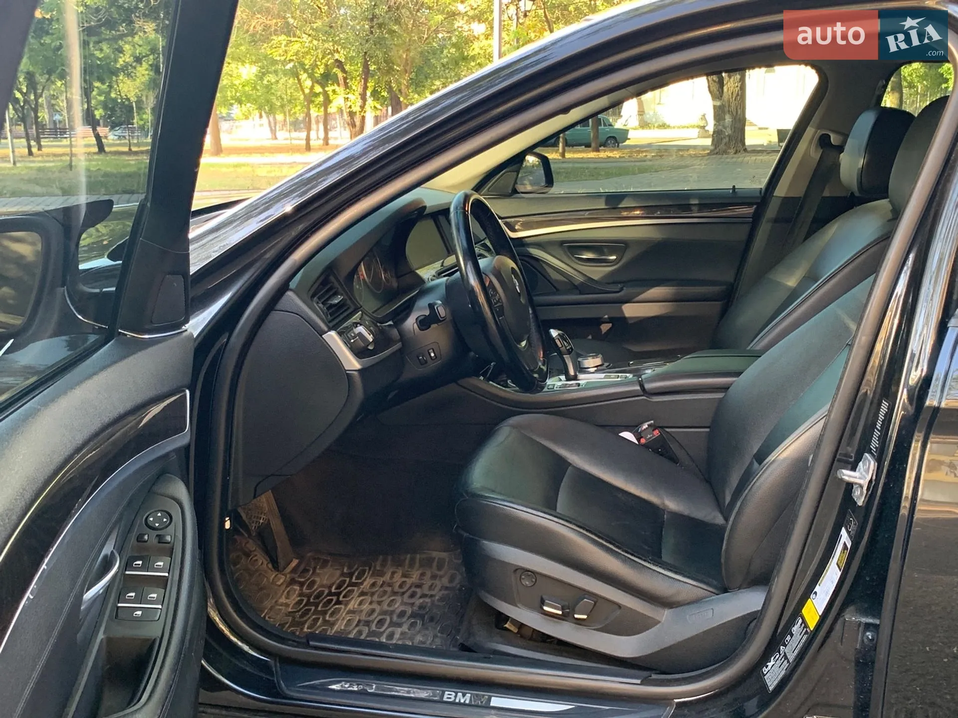 2012 BMW 5er - мініатюра 9