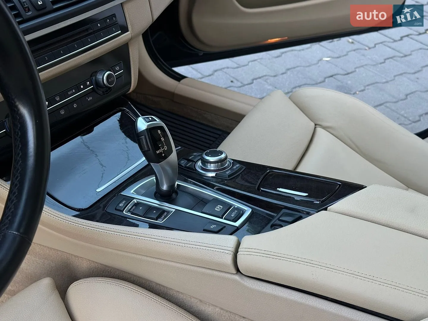 2012 BMW 5er - мініатюра 26