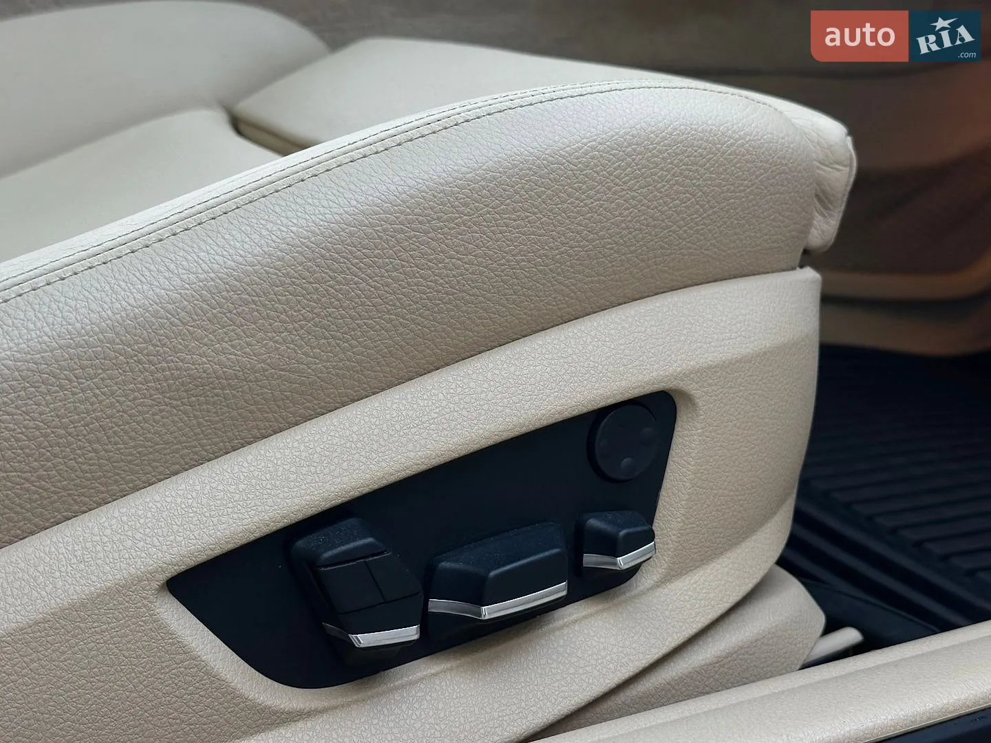2012 BMW 5er - мініатюра 39
