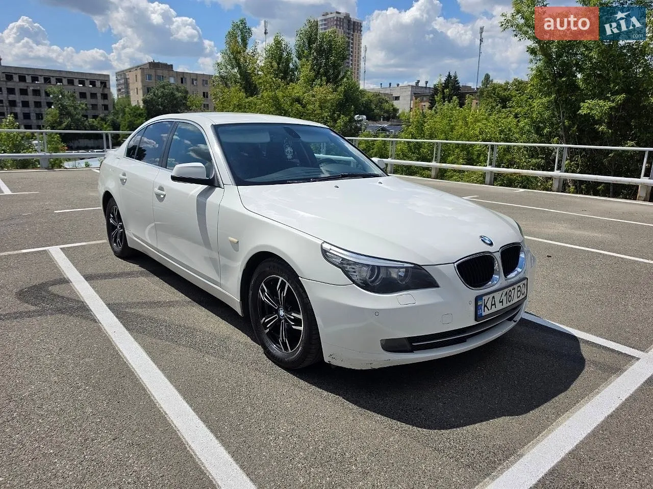 2010 BMW 5er - мініатюра 2
