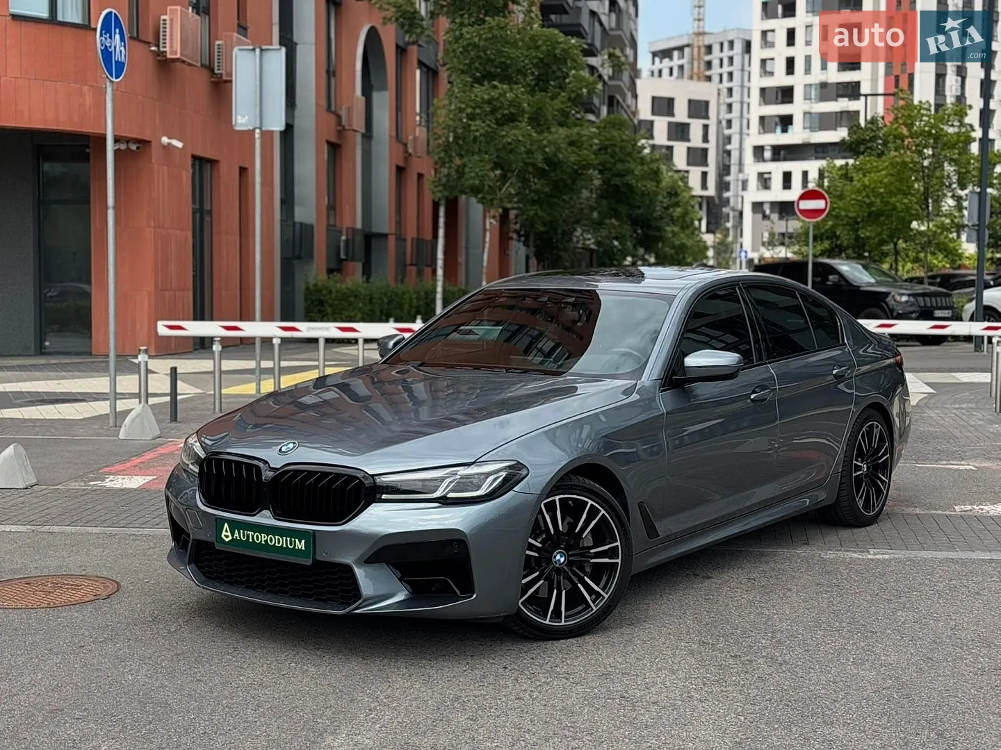 2019 BMW 5er - фото 1