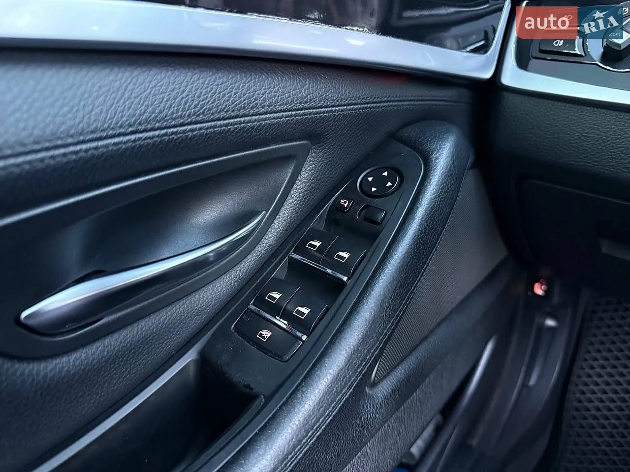 2010 BMW 5er - мініатюра 22