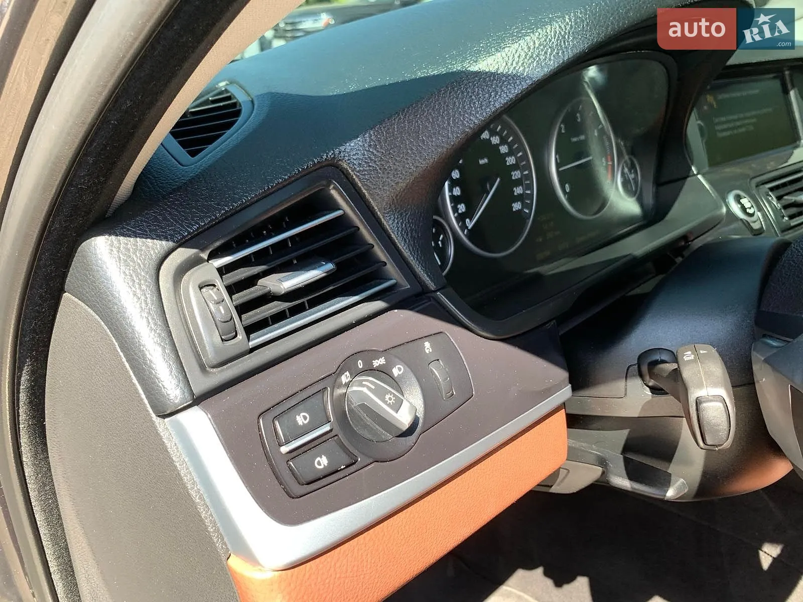 2010 BMW 5er - мініатюра 16