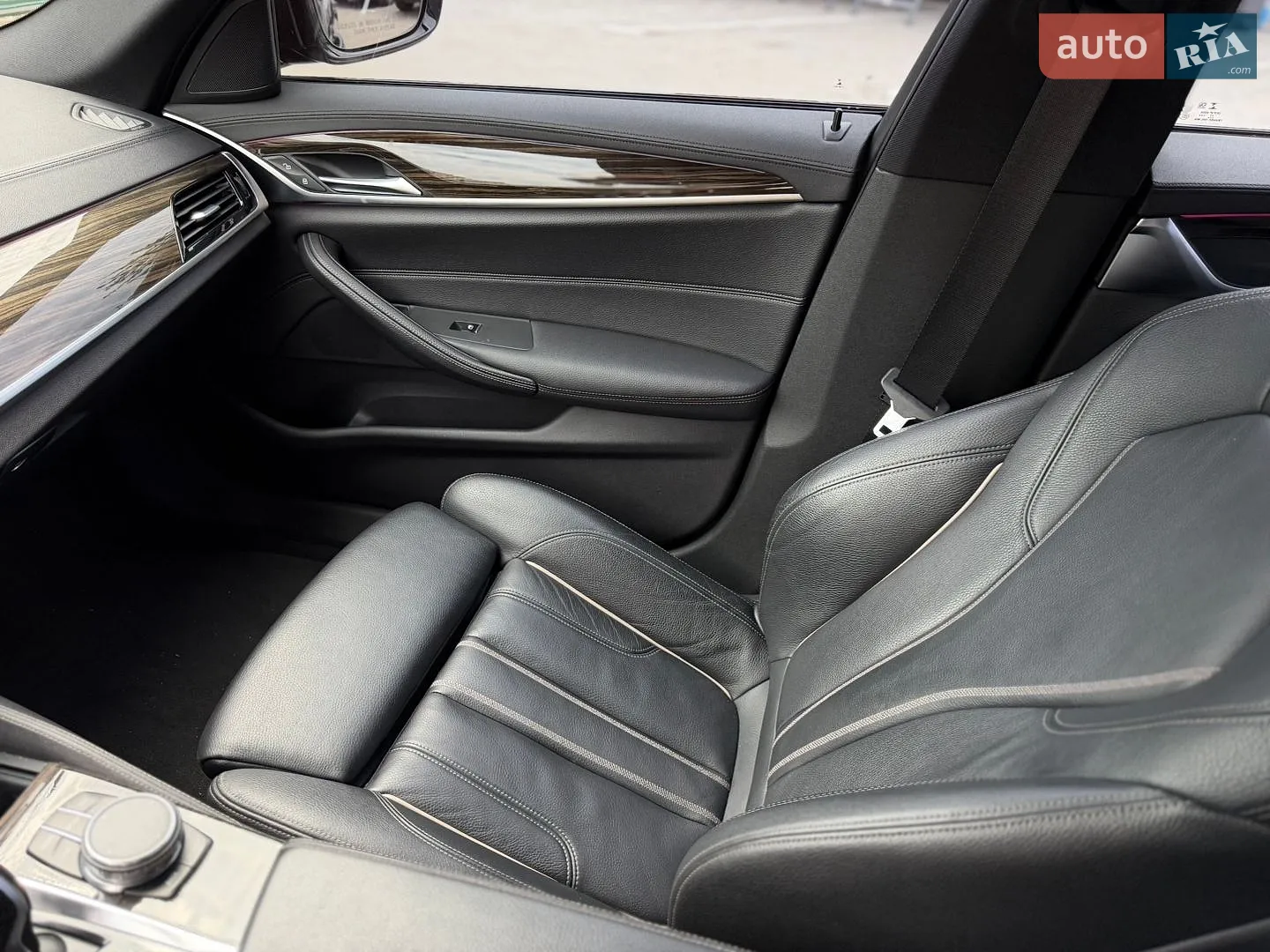 2017 BMW 5er - мініатюра 16