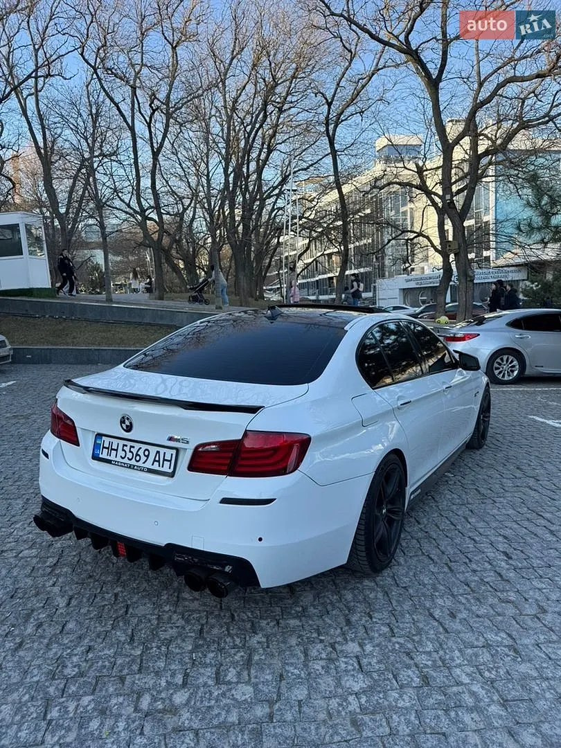 2011 BMW 5er - мініатюра 2