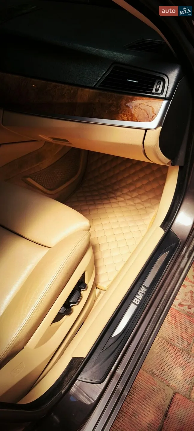 2011 BMW 5er - мініатюра 9