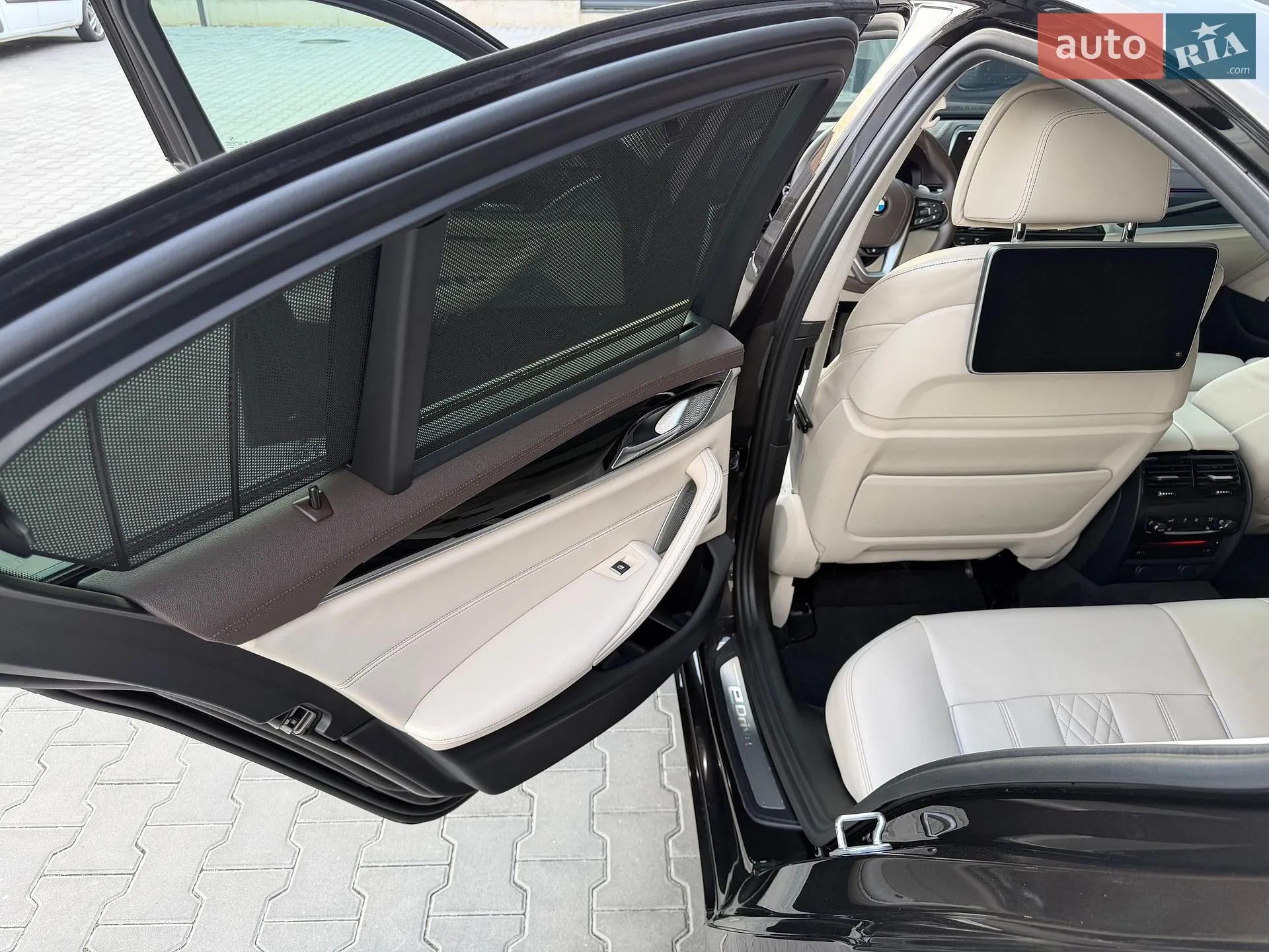 2017 BMW 5er - мініатюра 17