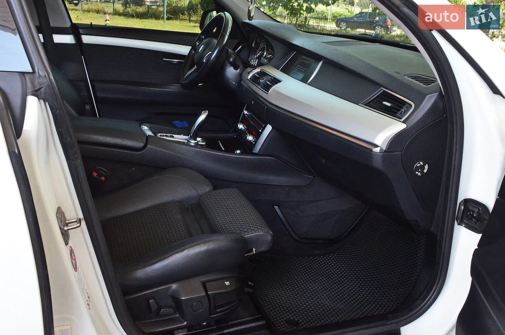 2010 BMW 5er - мініатюра 9