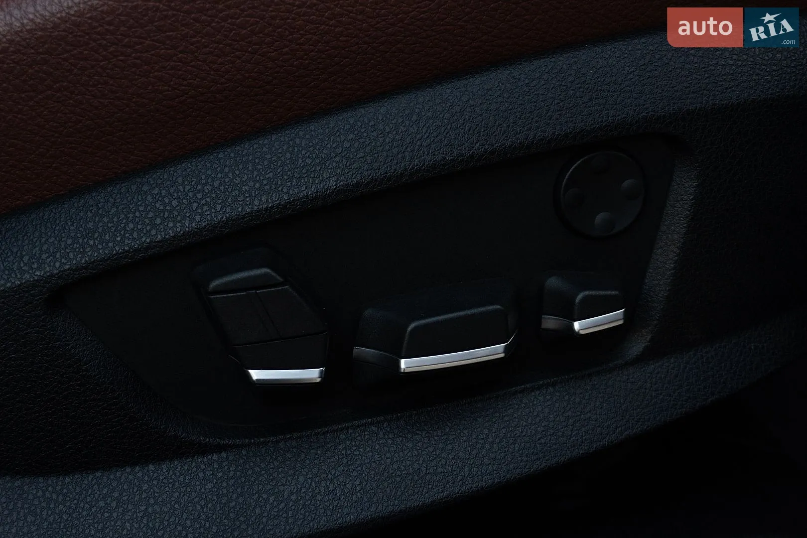 2012 BMW 5er - мініатюра 26
