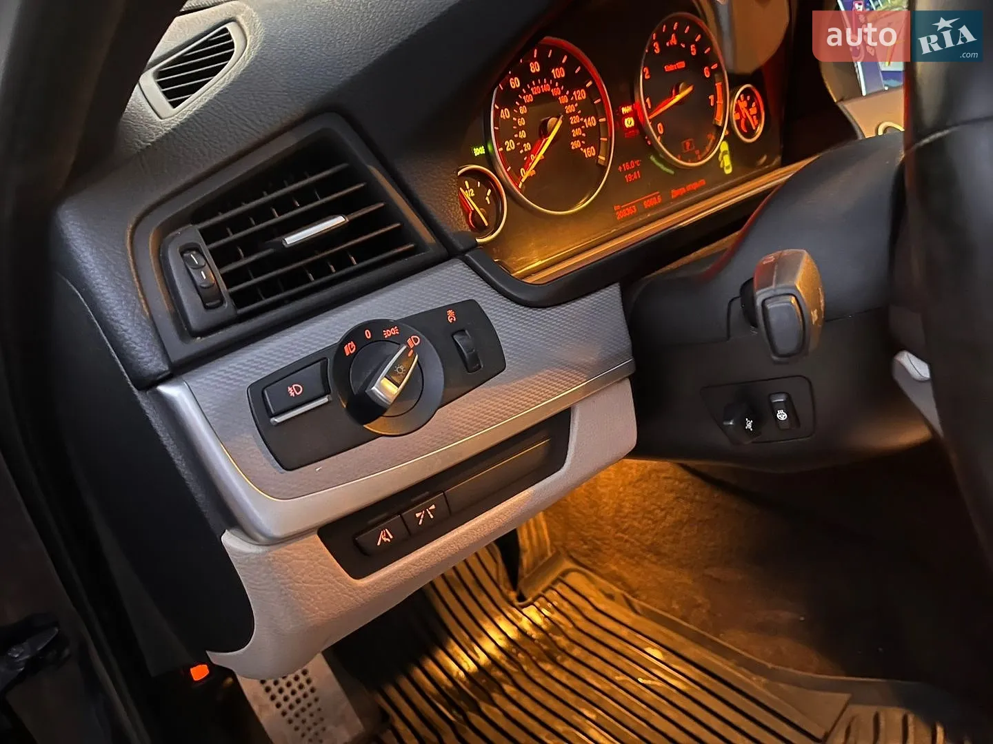 2010 BMW 5er - мініатюра 20
