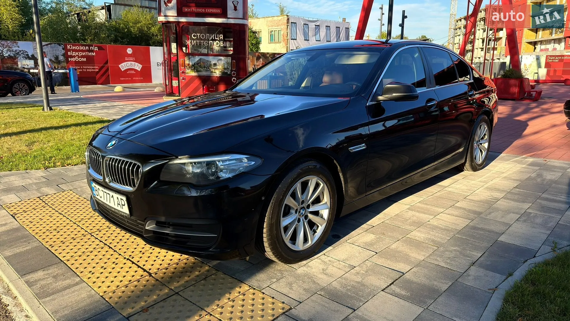 2013 BMW 5er - мініатюра 2