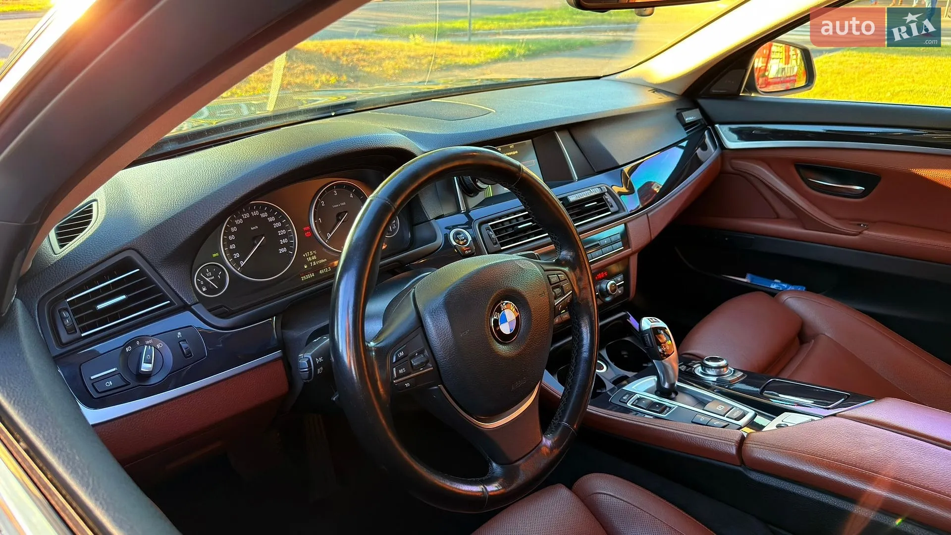 2013 BMW 5er - мініатюра 13