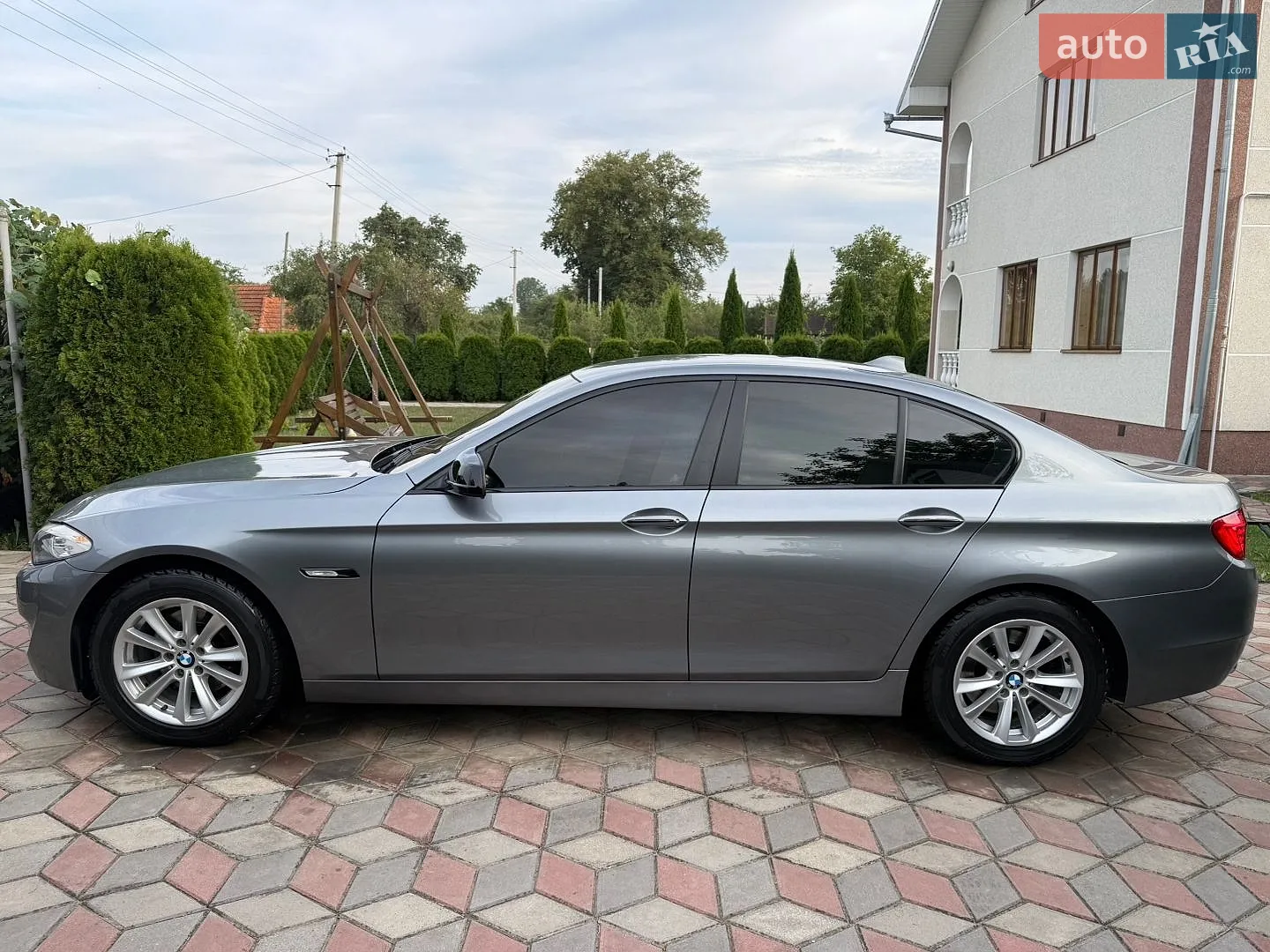 2011 BMW 5er - мініатюра 21
