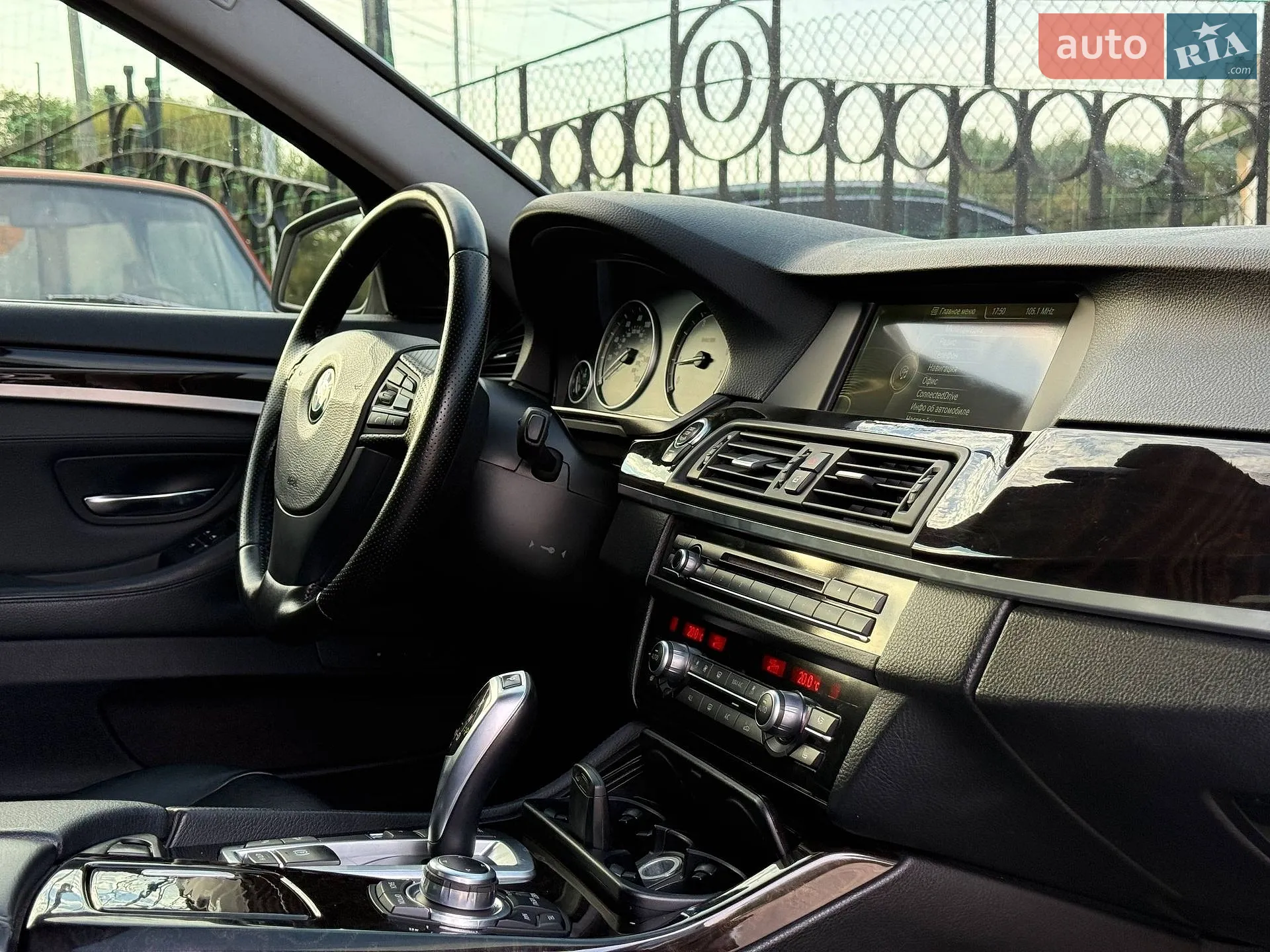 2012 BMW 5er - мініатюра 12