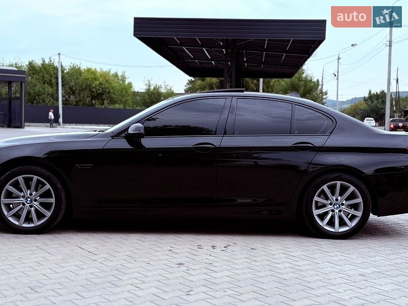 Седан BMW 5 Series 2013 в Чернівцях