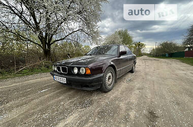 Седан BMW 518 1992 в Киеве